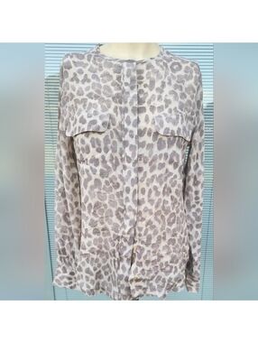 Equipment Lynn Mischievous Leopard Blouse Top Shirt Womens Med. Tan Long Sleeve